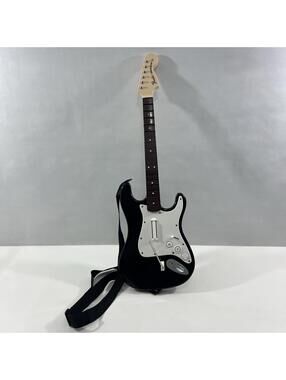 Rock Band 4 Wireless Guitar Fender Stratocaster 91161 Xbox One w/ Strap TESTED